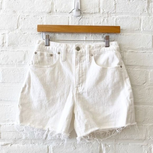 Madewell || Curvy High-Rise Denim Shorts in Tile White Raw Hem 27