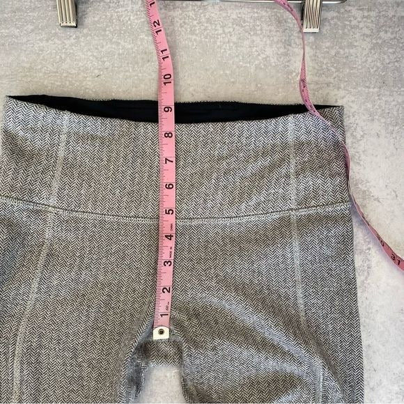 Lululemon || Run Turn Around Tight Herringbone Gray 6