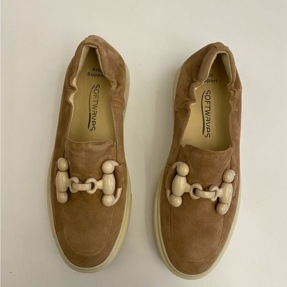 SOFTWAVES || Tais Platform Suede Slip-On Sneaker Cuoio Tan Beige Buckle Bit 39