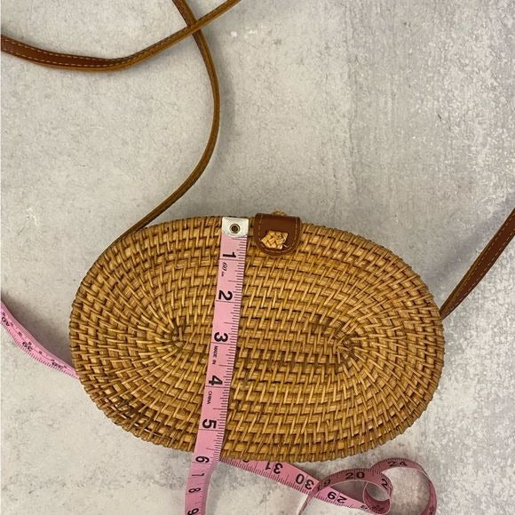 Unbranded || Woven Oval Crossbody Bag Handbag Purse Rattan Tan Brown