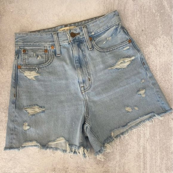 Madewell || Curvy Momjean Short Flintwood Wash Distressed Cutoff Denim Jean 25