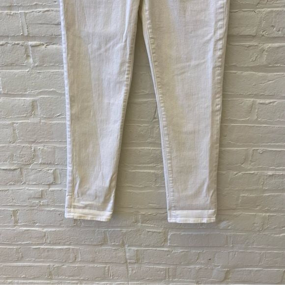 Madewell || The High-Rise Perfect Vintage Jean in Tile White 25