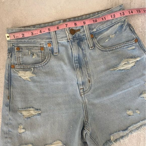 Madewell || Curvy Momjean Short Flintwood Wash Distressed Cutoff Denim Jean 25