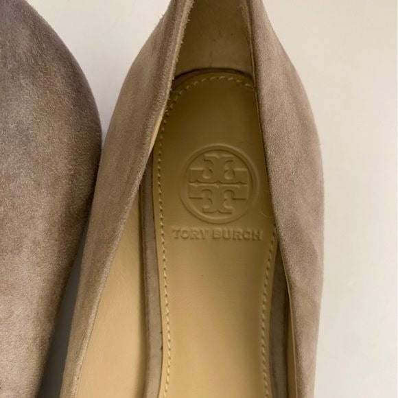 Tory Burch || Gigi Logo 25mm Low Pumps Suede French Gray Tan Gold 8.5