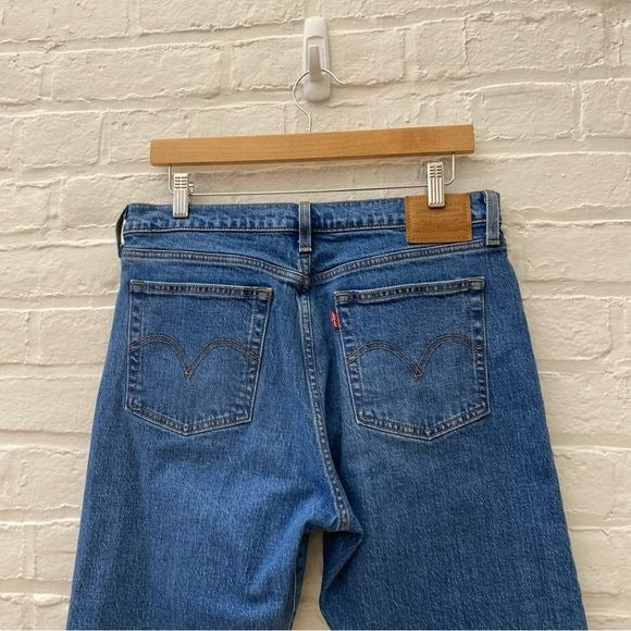 Levi’s || Wedgie Straight Crop in Jive Sound Blue 31