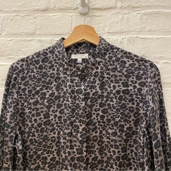 Equipment || Boleyn Silk Shirt in Silver Steel Gray Leopard Medium