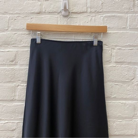 Abercrombie & Fitch || Satin Slip Skirt Midi Black Small