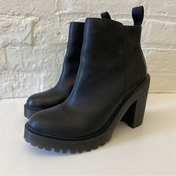 Dr. Martens || Magdalena Leather Heeled Chelsea Boots Black 9