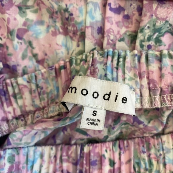 Moodie || Floral Ruffle Strap Tank Flowy Lavender Purple Small