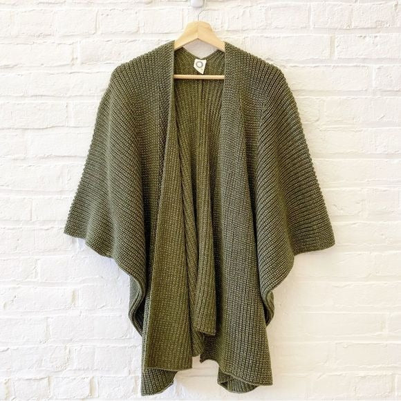 Anthropologie || Akemi + Kin Wrap Poncho Sweater Green Metallic One Size