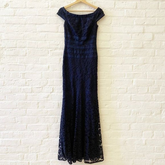 Tadashi Shoji || Textured Lace Mermaid Gown Navy 2