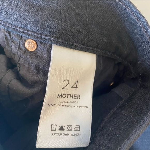 MOTHER || The Insider Crop Jeans in Not Guilty Black 24