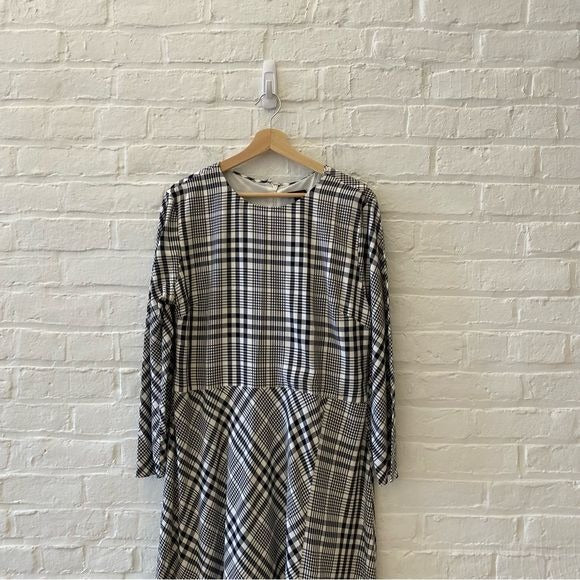 Ann Taylor || Plaid Midi Dress White Black Holiday Christmas 18