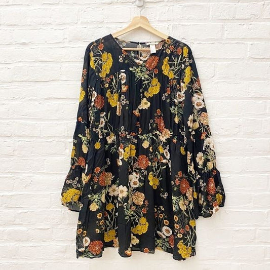 H&M || Fall Floral Long Sleeved Mini Dress Black 14