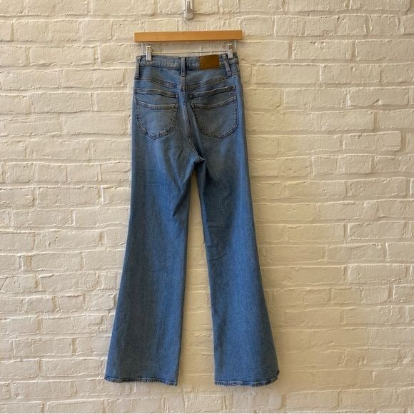 Madewell || High-Rise Flare Jeans in Caine Wash Denim Retro 70s Blue 24