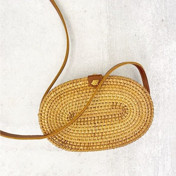 Unbranded || Woven Oval Crossbody Bag Handbag Purse Rattan Tan Brown