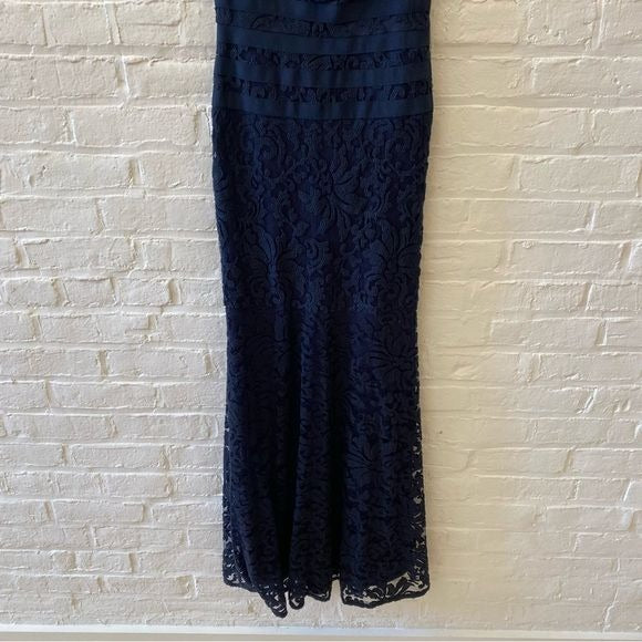 Tadashi Shoji || Textured Lace Mermaid Gown Navy 2