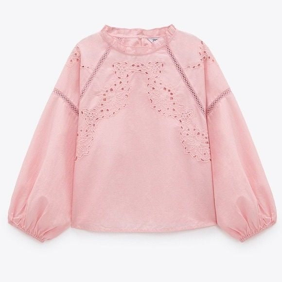 Zara || Embroidered Eyelet Blouse in Chalk Pink Puff Sleeve Medium