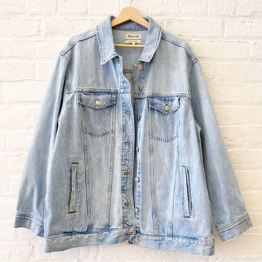 Madewell || The Oversized Trucker Jean Denim Jacket in Fitzgerald Light Wash XL