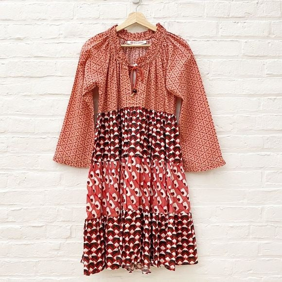 Ro’s Garden || Sonia Dress Short Tiered Long Sleeve in Phoenix Red Pink S NWT