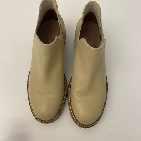 Anthropologie || Seychelles Heart of Gold Ankle Booties Off White Ivory 6.5