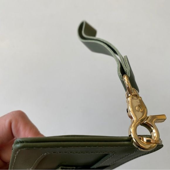 Andar || The Denner Wallet Card Holder Wristlet Olive Green