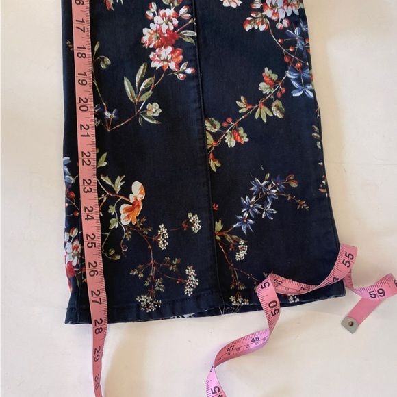 Anthropologie || Pilcro Mid-Rise Demilune Utility Pants Bootcut Floral Black 32P