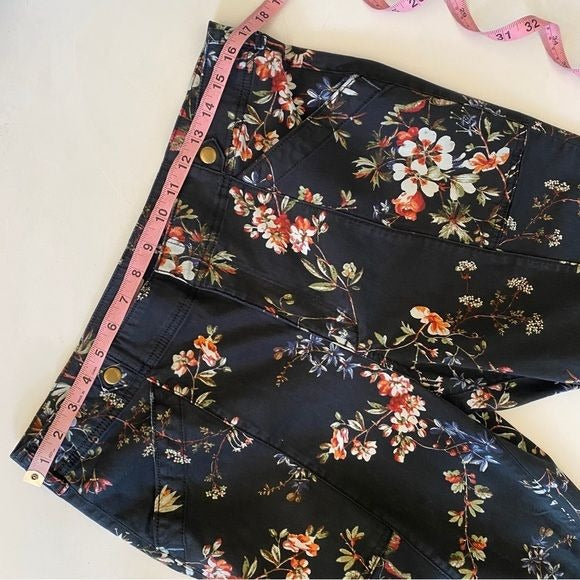 Anthropologie || Pilcro Mid-Rise Demilune Utility Pants Bootcut Floral Black 32P