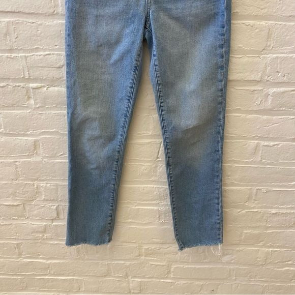 Madewell || Perfect Vintage Jean Light Wash Raw Hem 23