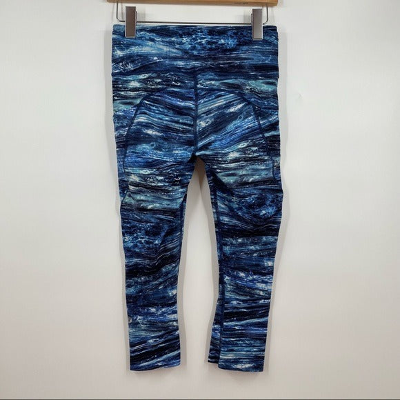 Lululemon || Fast and Free Crop Nulux Shorelines Multi Blue 6